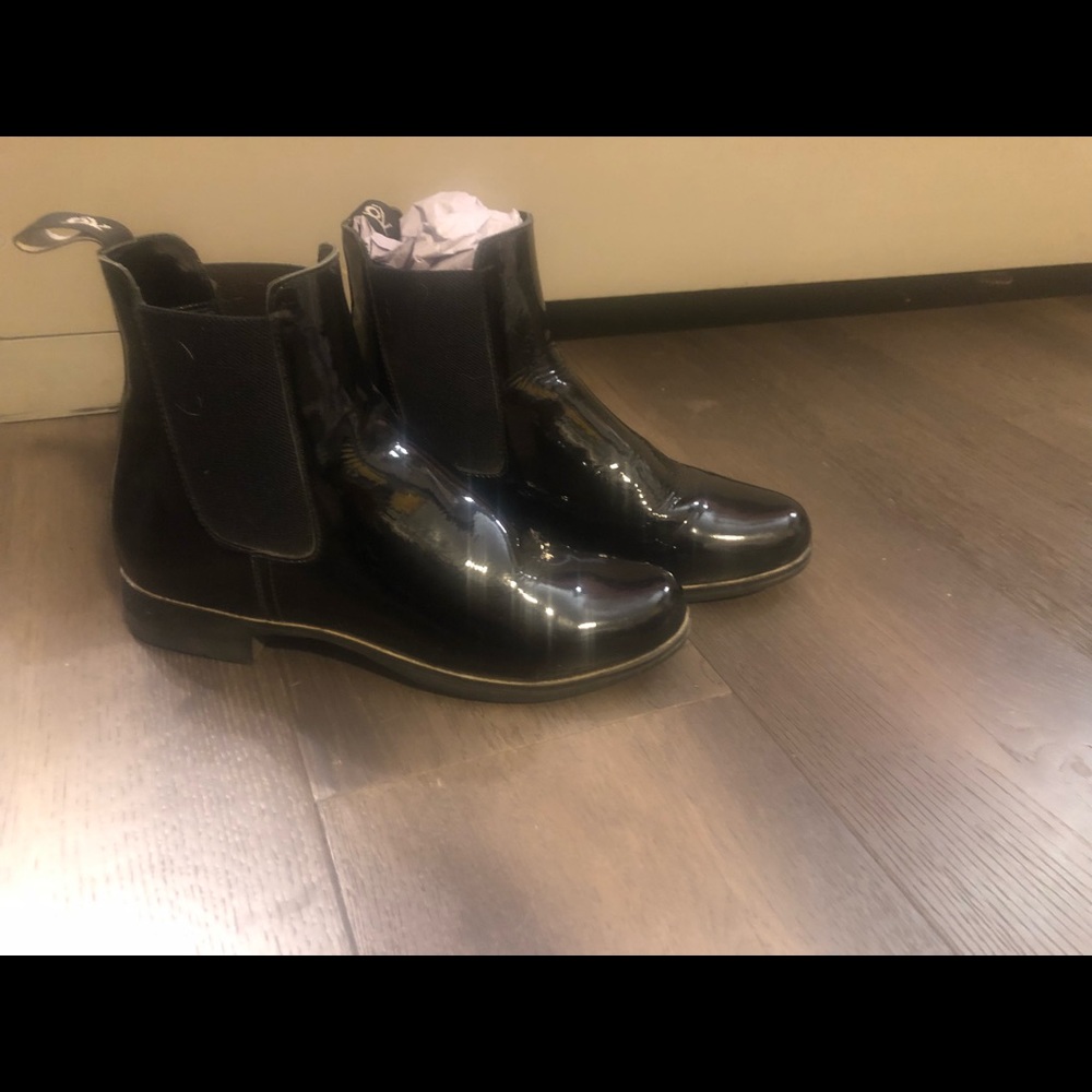 Ovation black patent leather equestrian boots, sz 8